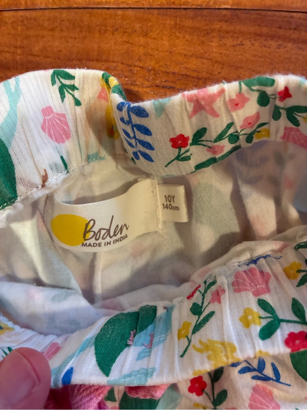 Boden Ivory Shorts with Multicolor Mermaid Print Size Girls 10 - Picture 4 of 4
